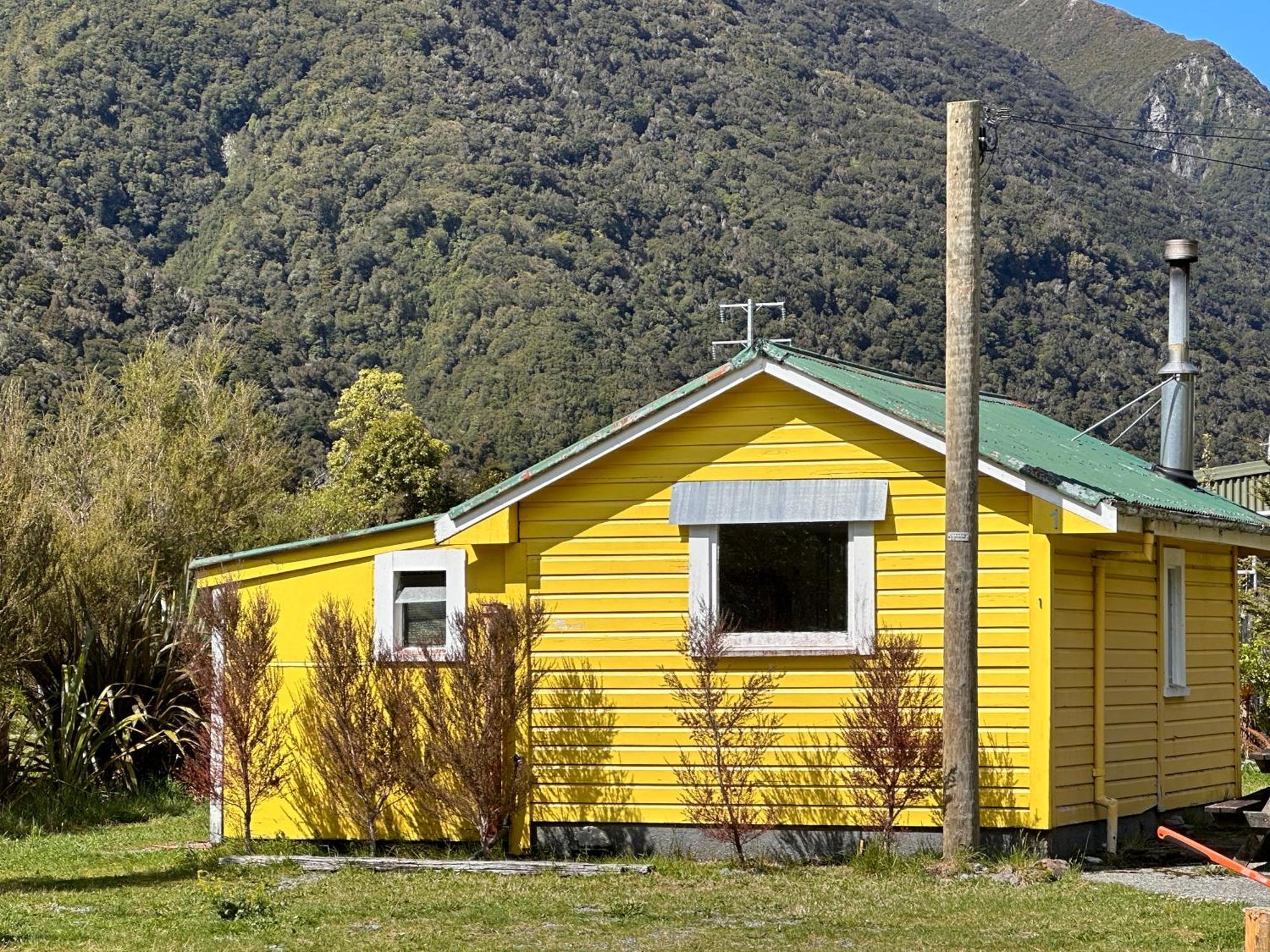 Rustic, Basic Cosy Alpine Hut, In The Middle Of The Mountains Villa Otira Bagian luar foto